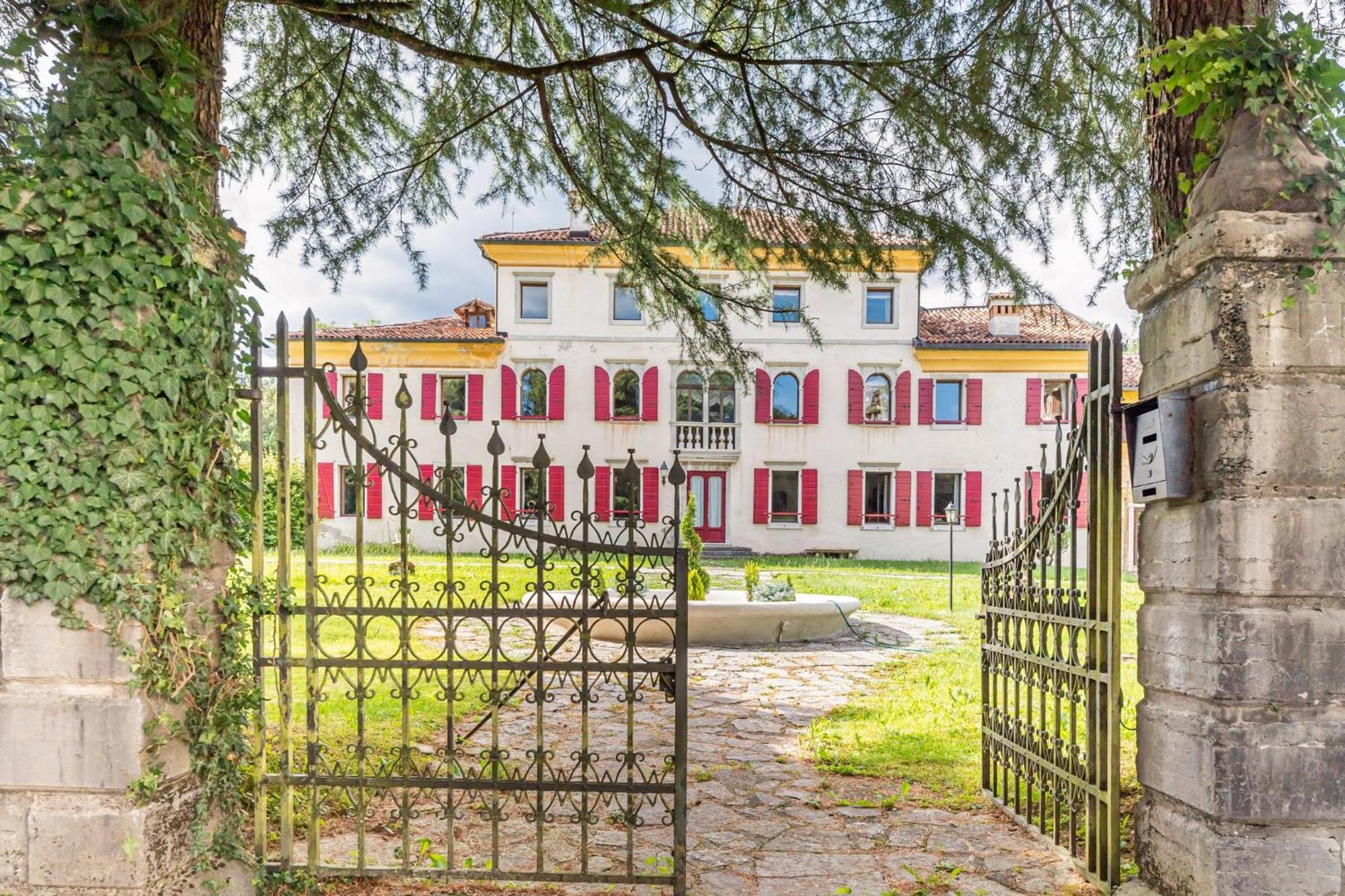 Belluno Timeless Charm - Stunning Aparment In Villa Zewnętrze zdjęcie